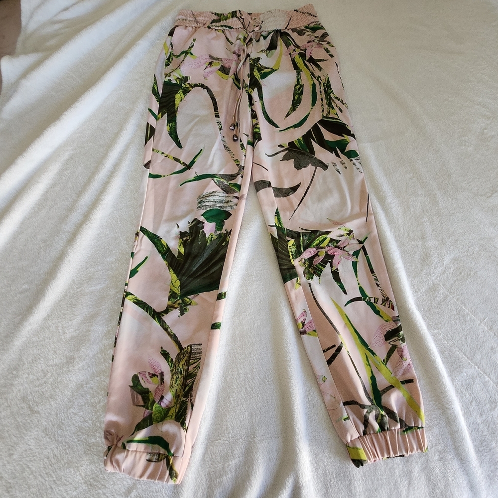Floral joggers New York and Company S
